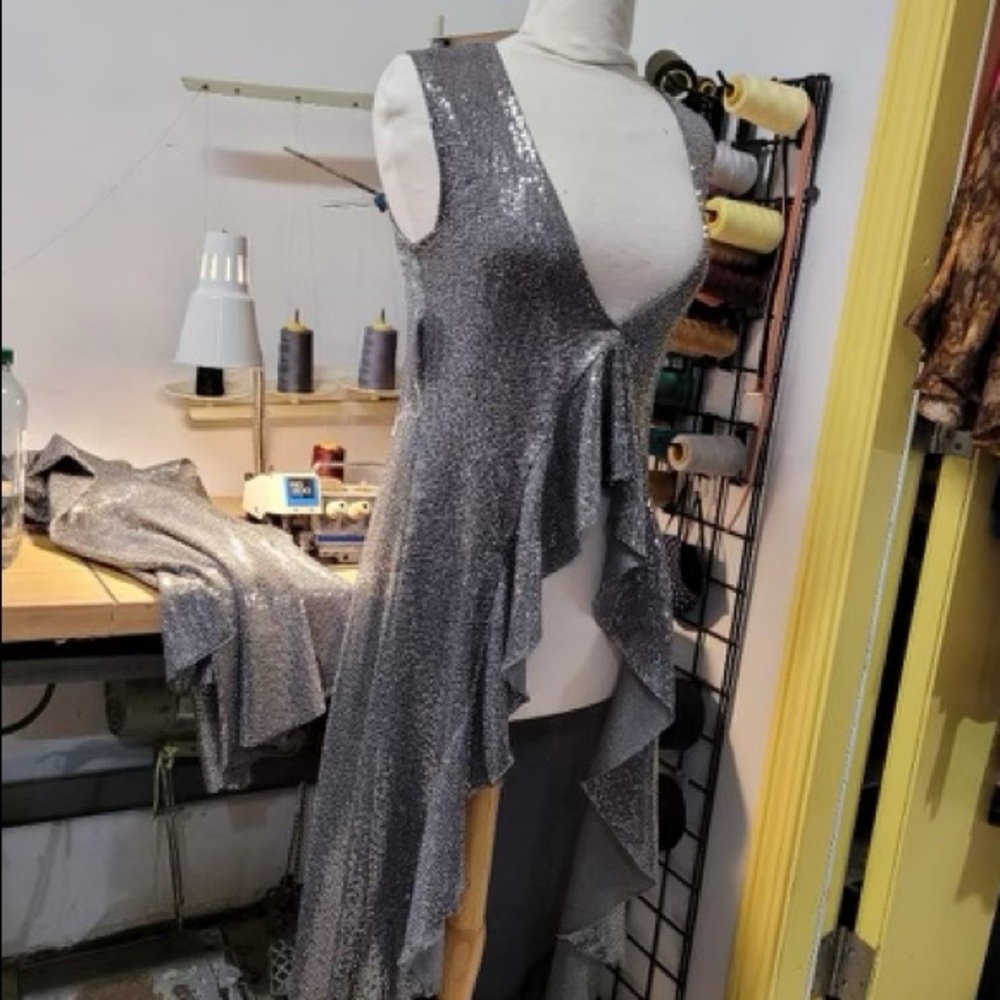 Ruffled Sequins sleeveless Cardigan by @modesta